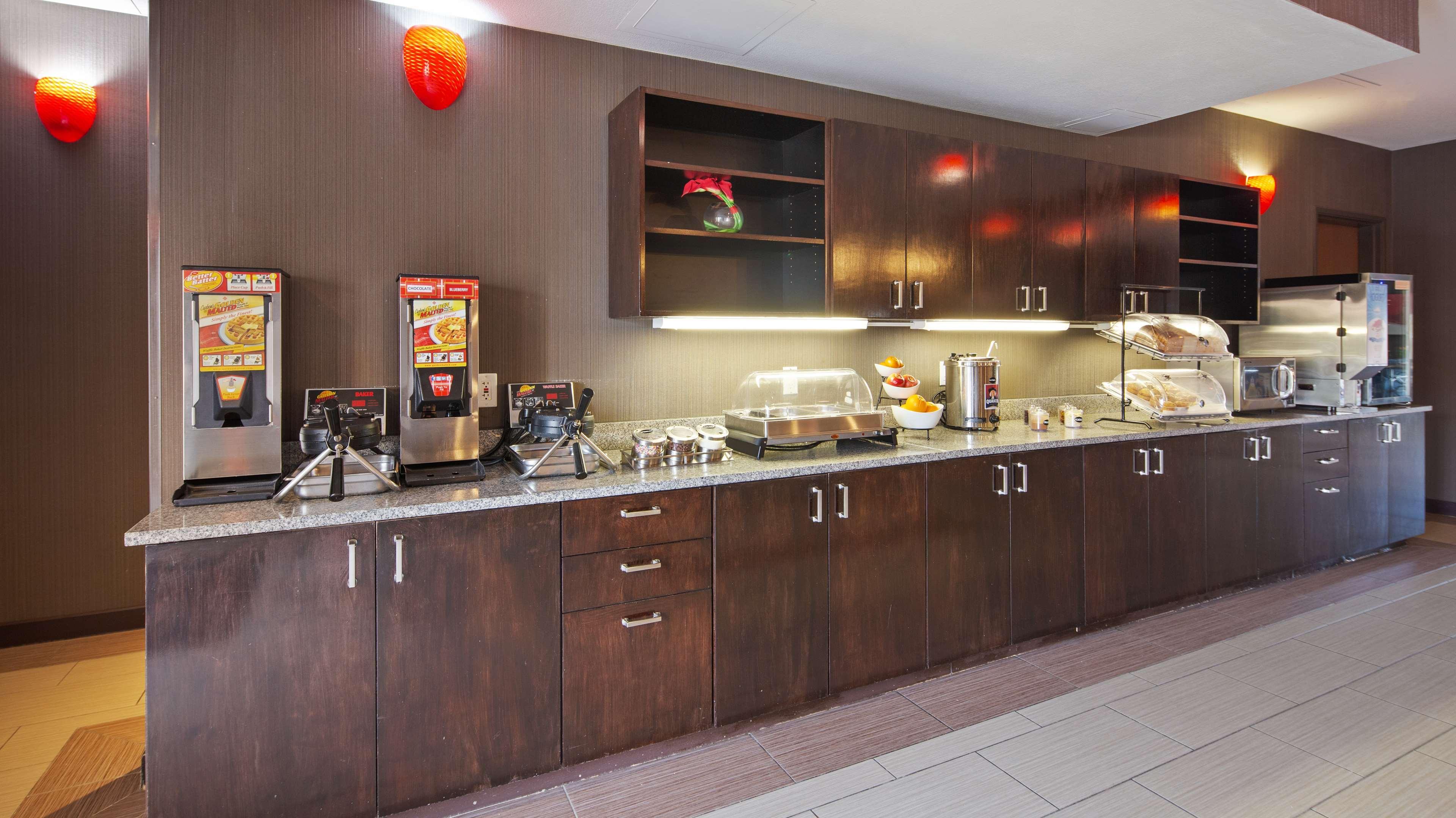 Best Western Plus Austin Airport Inn & Suites Exterior foto