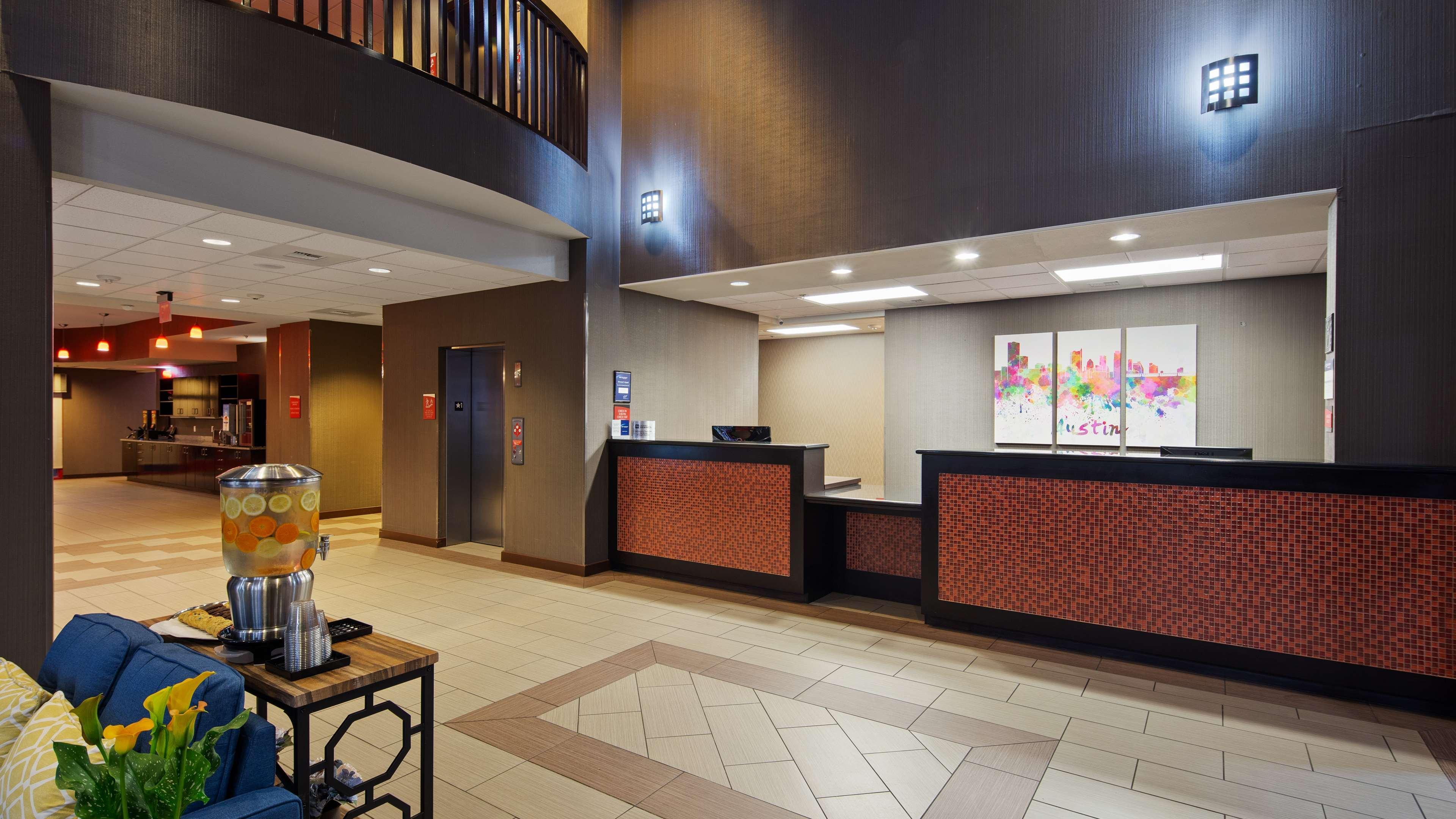Best Western Plus Austin Airport Inn & Suites Exterior foto