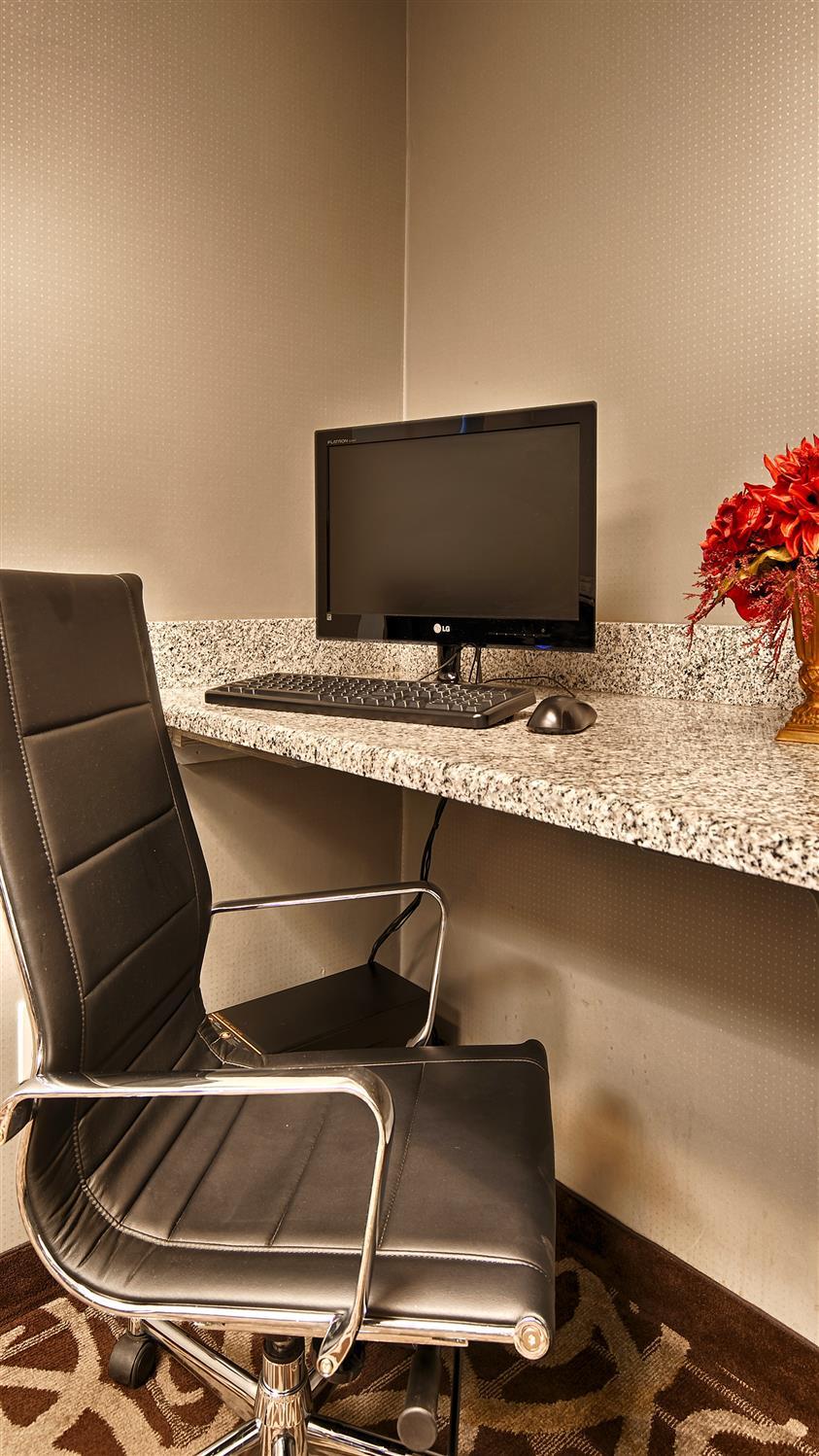 Best Western Plus Austin Airport Inn & Suites Exterior foto