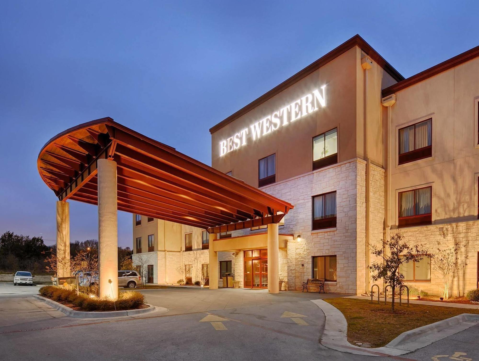 Best Western Plus Austin Airport Inn & Suites Exterior foto